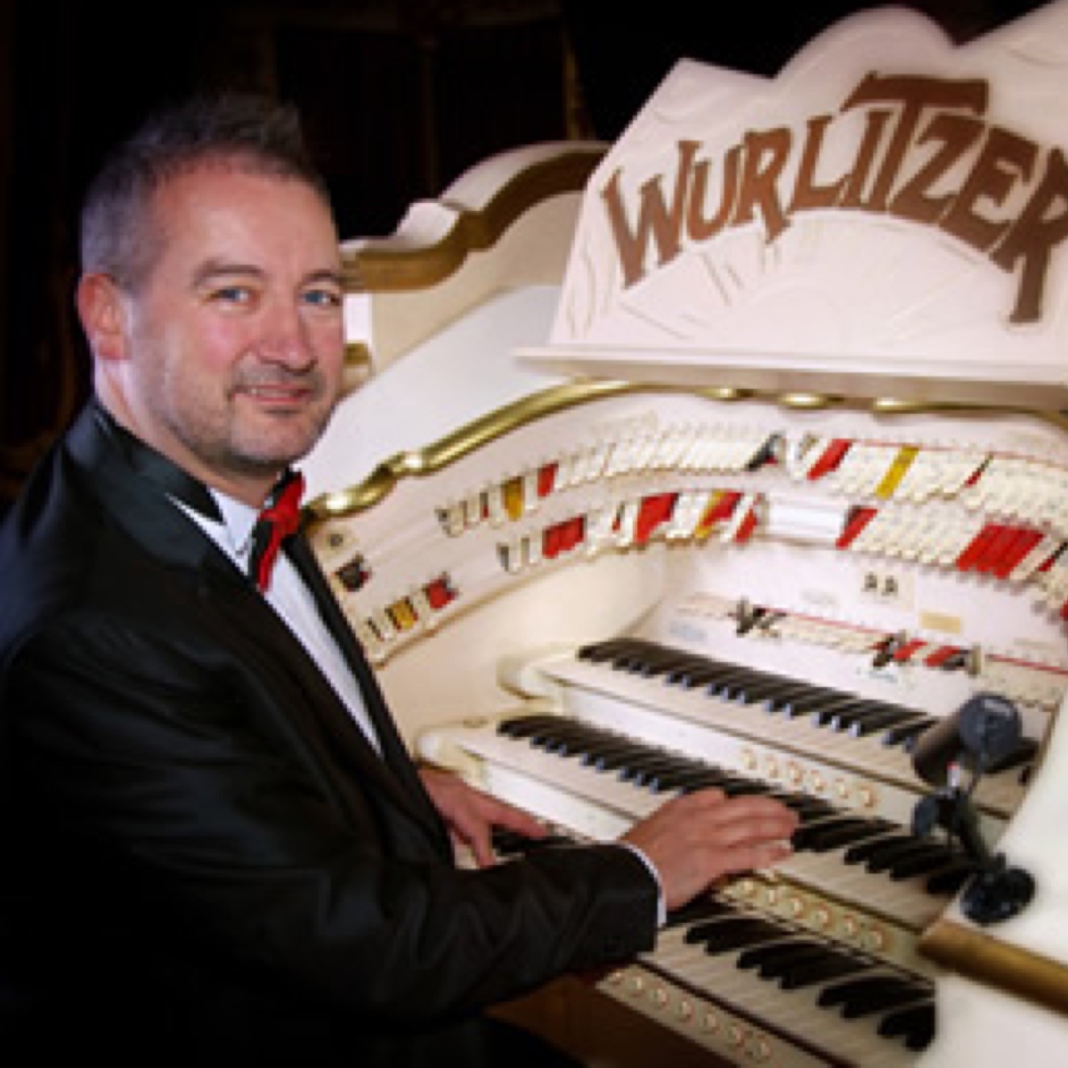 Chris Hopkins organist at the Blackpool Tower Ballroom