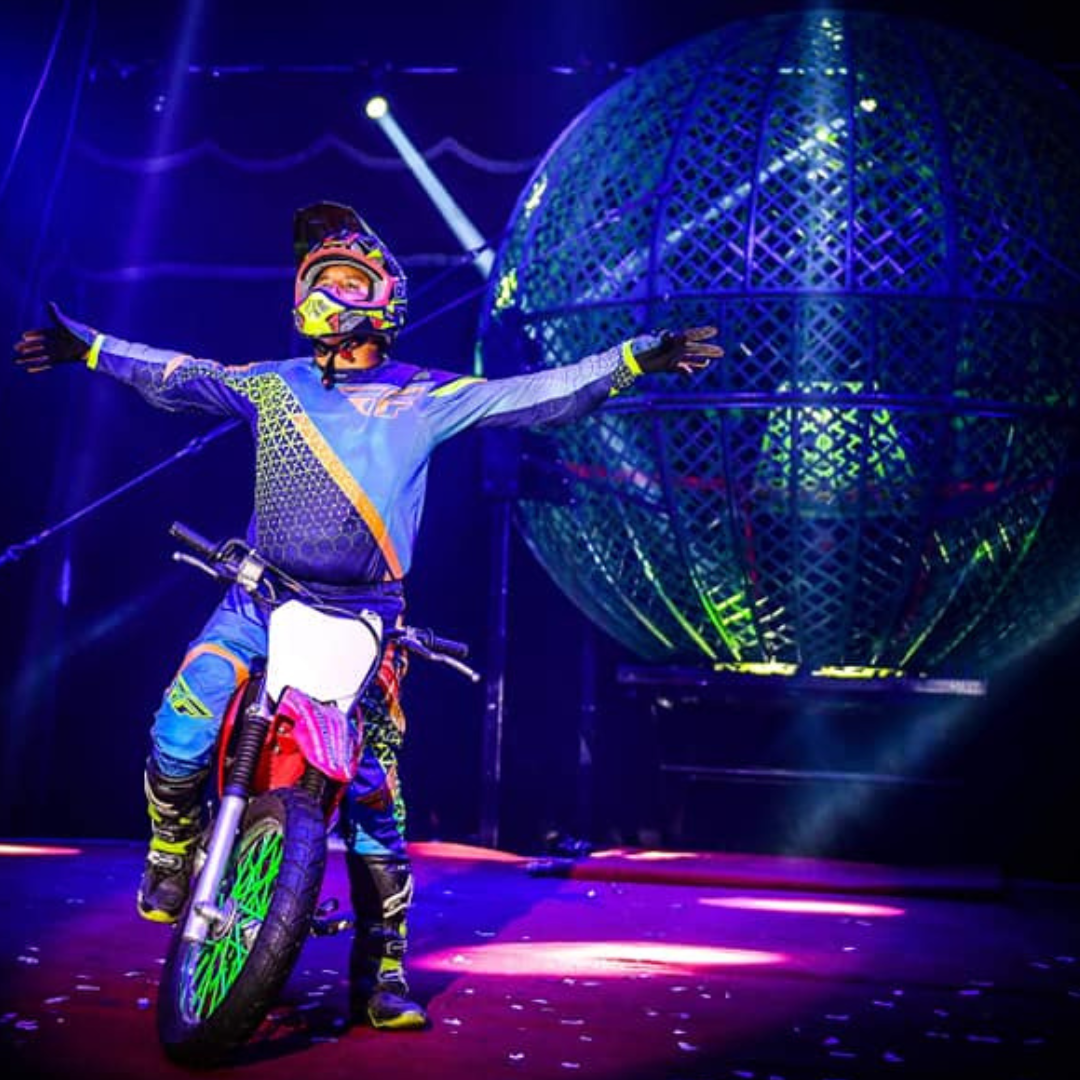 Circus Globe of Speed motorbike stunt 2023